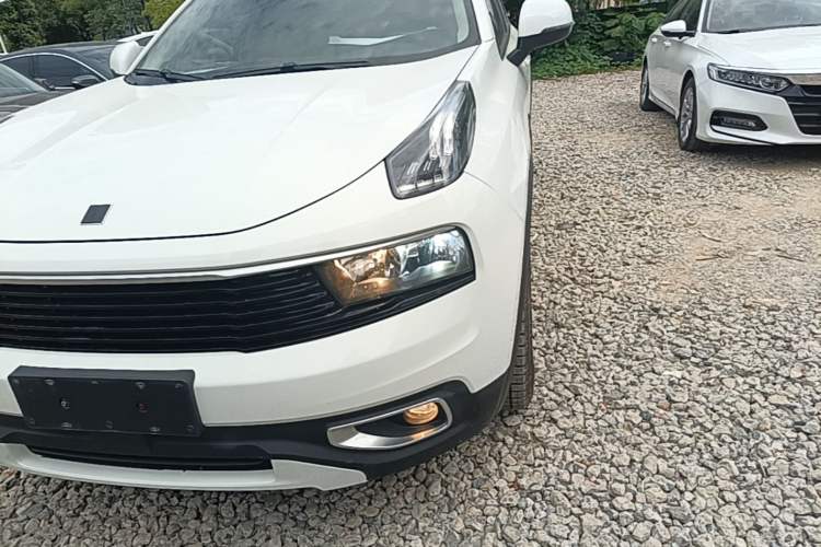 Used Lynk & Co 01 2017 2.0T Two-Wheel-Drive Version Left Front Headlight