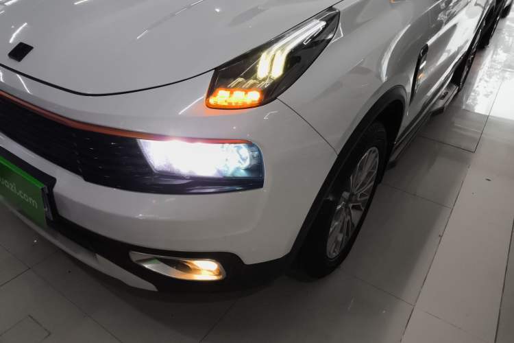 Used Lynk & Co 01 2017 2.0T Two-Wheel-Drive Version Left Front Headlight