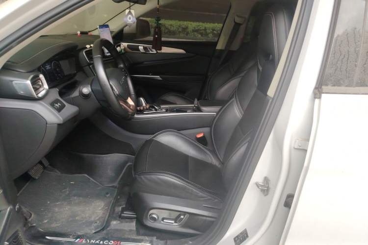 Used Lynk & Co 01 2017 2.0T Two-Wheel Drive Pro Edition Left Front Seat