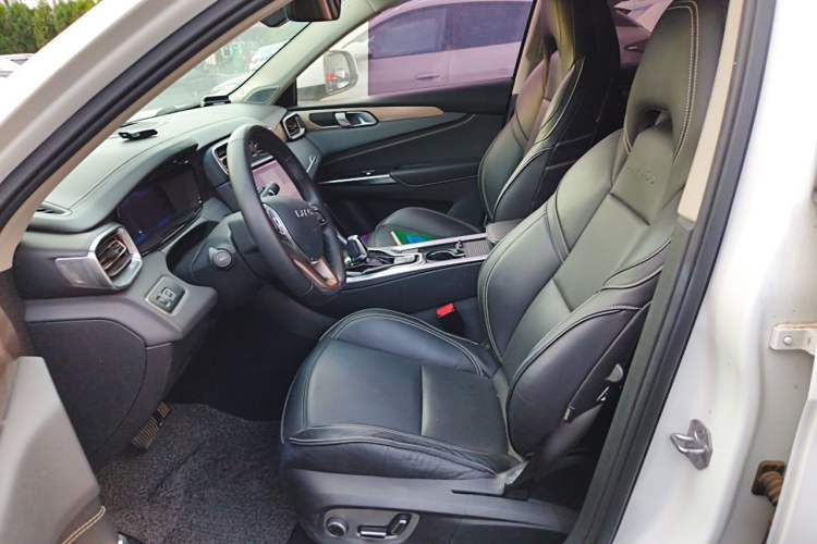 Used Lynk & Co 01 2017 2.0T Two-Wheel Drive Pro Edition Left Front Seat