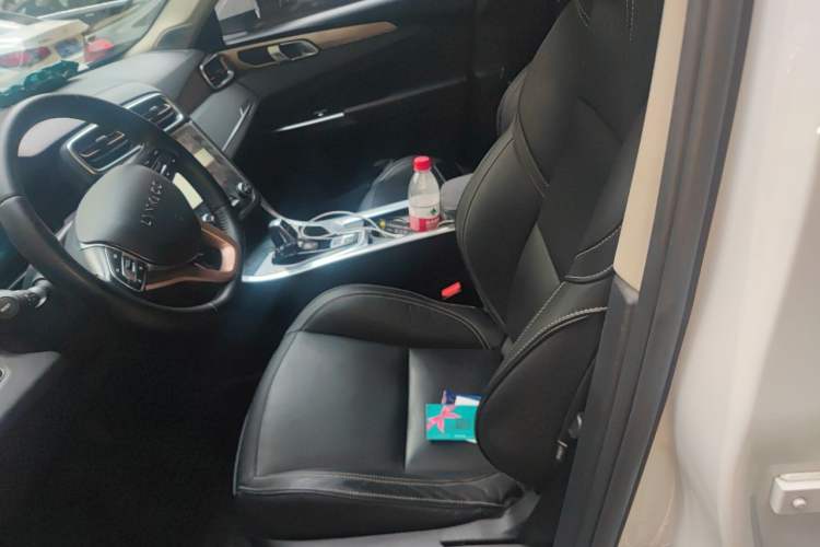 Used Lynk & Co 01 2017 2.0T Two-Wheel Drive Pro Edition Left Front Seat