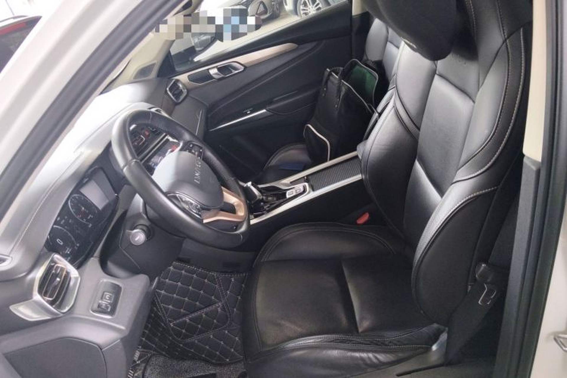 Used Lynk & Co 01 2017 2.0T Two-Wheel Drive Pro Edition Left Front Seat