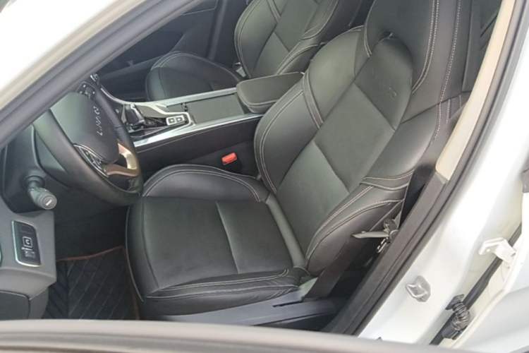 Used Lynk & Co 01 2017 2.0T Two-Wheel Drive Pro Edition Left Front Seat