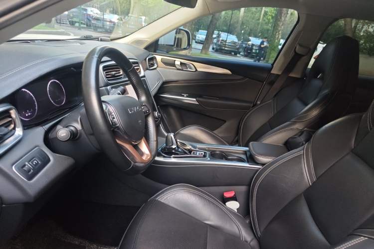 Used Lynk & Co 01 2017 2.0T Two-Wheel Drive Pro Edition Left Front Seat