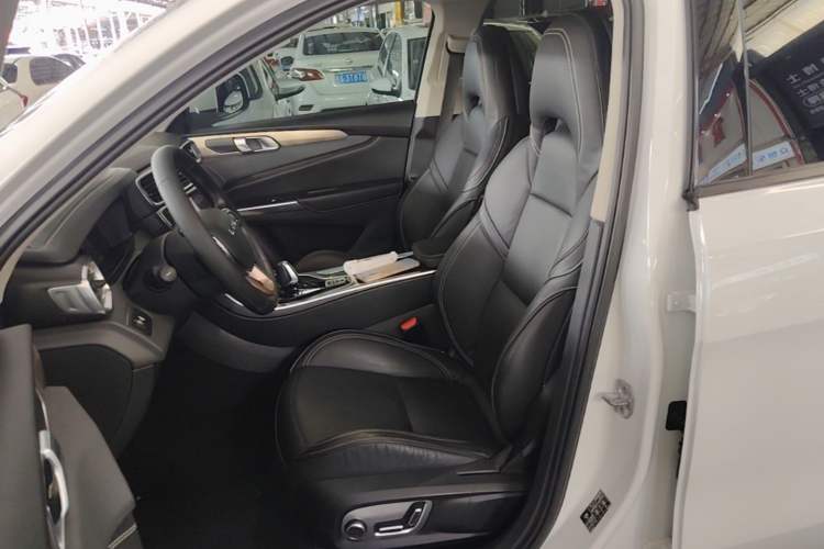 Used Lynk & Co 01 2017 2.0T Two-Wheel Drive Pro Edition Left Front Seat