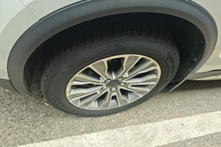 Used Lynk & Co 01 2017 2.0T Two-Wheel-Drive Version Left Front Wheel Hub