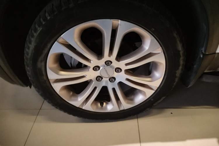 Used Lynk & Co 01 2017 2.0T Two-Wheel Drive Pro Edition Left Front Wheel Hub