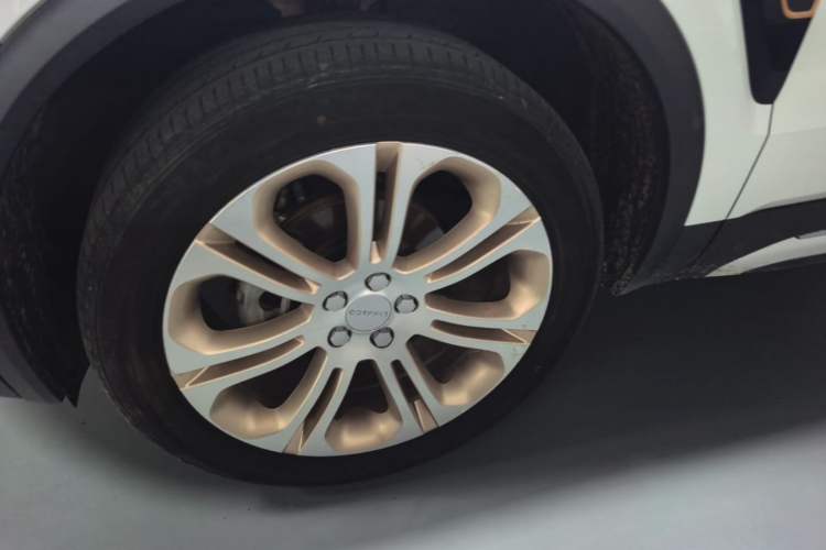Used Lynk & Co 01 2017 2.0T Two-Wheel Drive Pro Edition Left Front Wheel Hub
