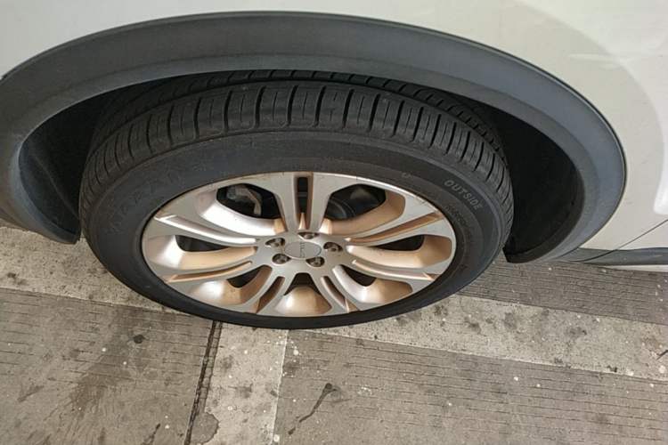Used Lynk & Co 01 2017 2.0T Two-Wheel Drive Pro Edition Left Front Wheel Hub
