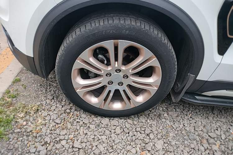 Used Lynk & Co 01 2017 2.0T Two-Wheel Drive Pro Edition Left Front Wheel Hub
