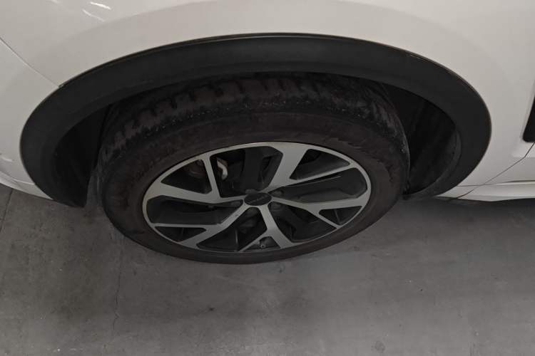 Used Lynk & Co 01 2017 2.0T Four-Wheel Drive Pro Edition Left Front Wheel Hub
