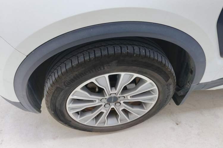 Used Lynk & Co 01 2017 2.0T Two-Wheel-Drive Version Left Front Wheel Hub
