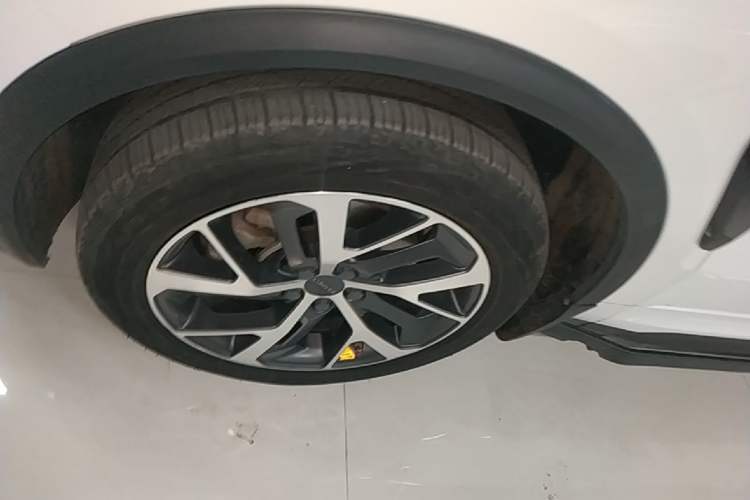 Used Lynk & Co 01 2017 2.0T Four-Wheel Drive Pro Edition Left Front Wheel Hub