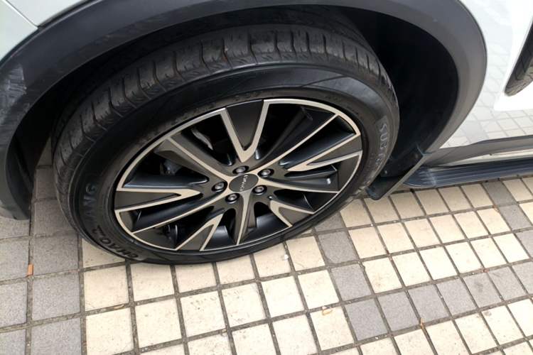 Used Lynk & Co 01 2017 2.0T Two-Wheel Drive Pro Edition Left Front Wheel Hub