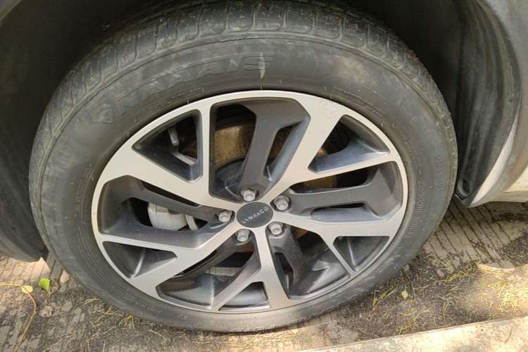 Used Lynk & Co 01 2017 2.0T Four-Wheel Drive Pro Edition Left Front Wheel Hub