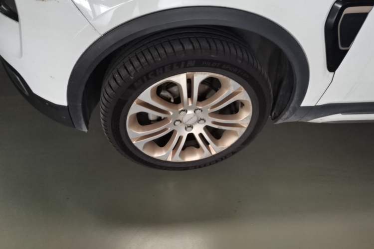 Used Lynk & Co 01 2017 2.0T Two-Wheel Drive Pro Edition Left Front Wheel Hub