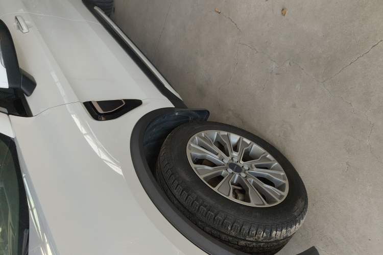 Used Lynk & Co 01 2017 2.0T Two-Wheel-Drive Version Left Front Wheel Hub