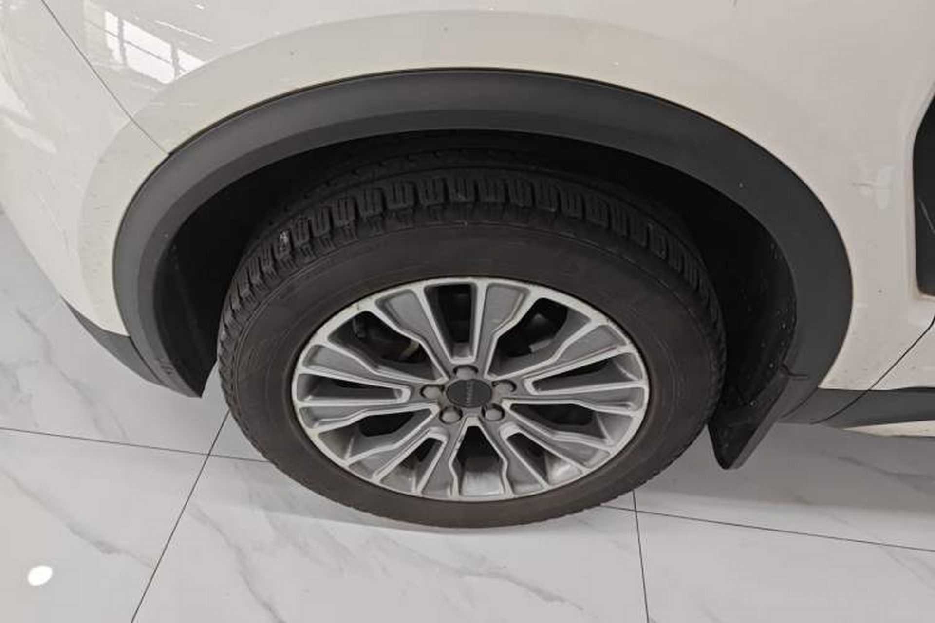 Used Lynk & Co 01 2017 2.0T Two-Wheel-Drive Version Left Front Wheel Hub