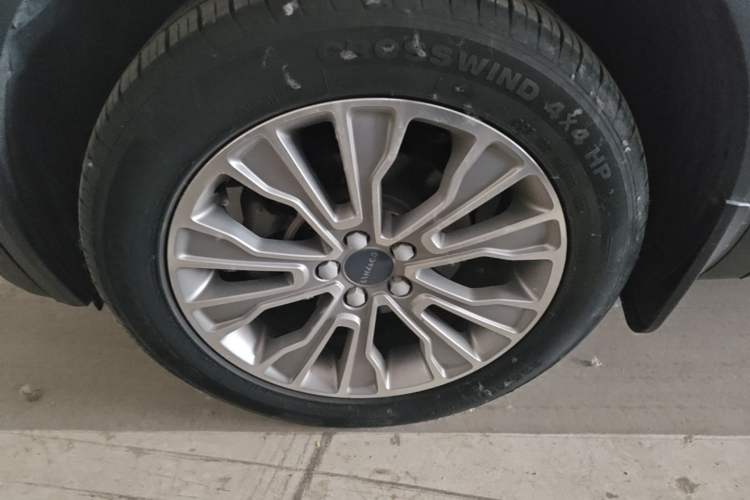 Used Lynk & Co 01 2017 2.0T Two-Wheel-Drive Version Left Front Wheel Hub