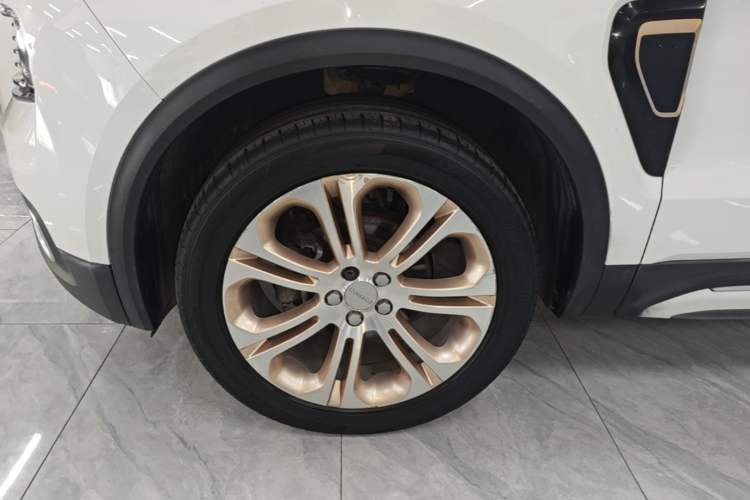 Used Lynk & Co 01 2017 2.0T Two-Wheel Drive Pro Edition Left Front Wheel Hub