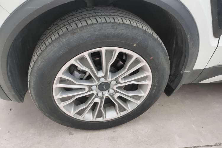 Used Lynk & Co 01 2017 2.0T Two-Wheel-Drive Version Left Front Wheel Hub