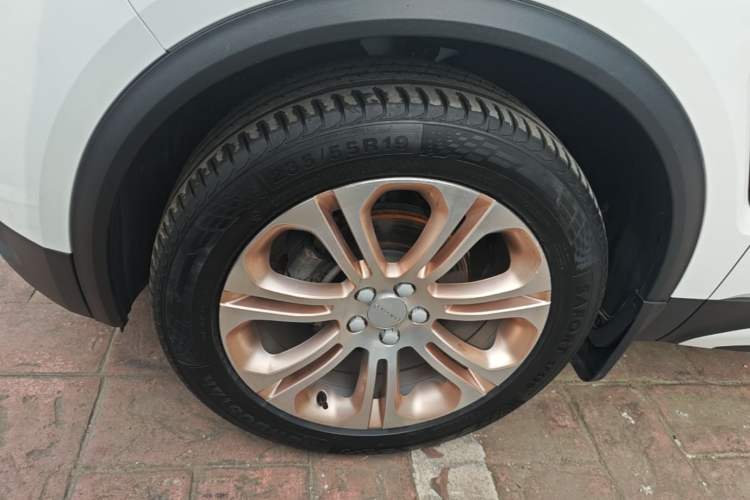 Used Lynk & Co 01 2017 2.0T Two-Wheel Drive Pro Edition Left Front Wheel Hub