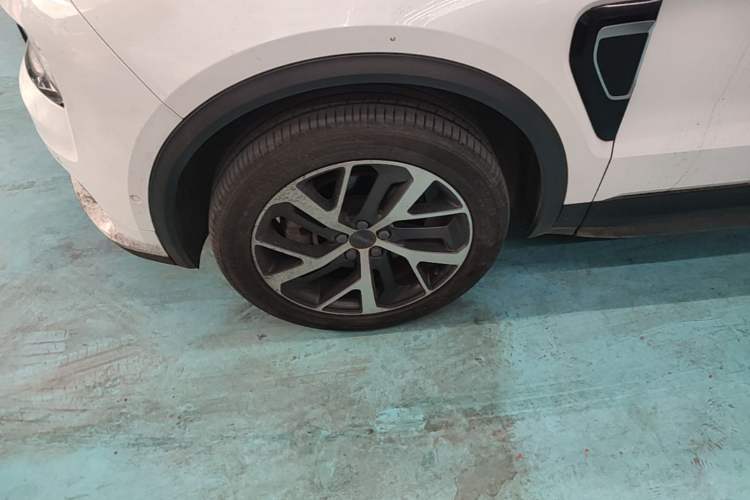 Used Lynk & Co 01 2017 2.0T Four-Wheel Drive Pro Edition Left Front Wheel Hub