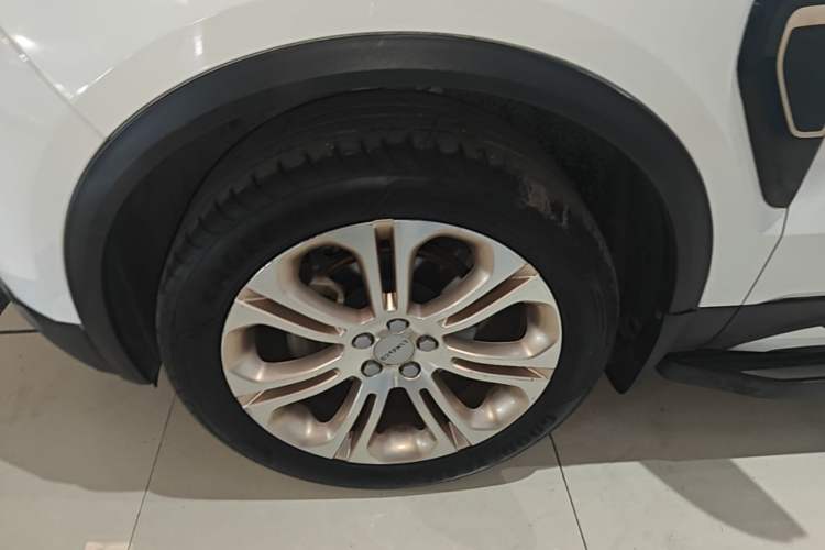 Used Lynk & Co 01 2017 2.0T Two-Wheel Drive Pro Edition Left Front Wheel Hub