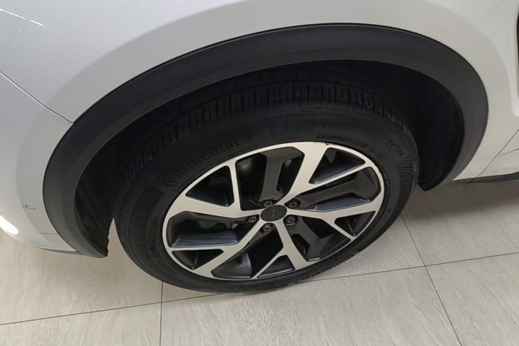 Used Lynk & Co 01 2017 2.0T Four-Wheel Drive Pro Edition Left Front Wheel Hub