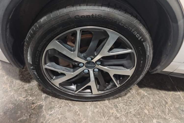 Used Lynk & Co 01 2017 2.0T Four-Wheel Drive Pro Edition Left Front Wheel Hub