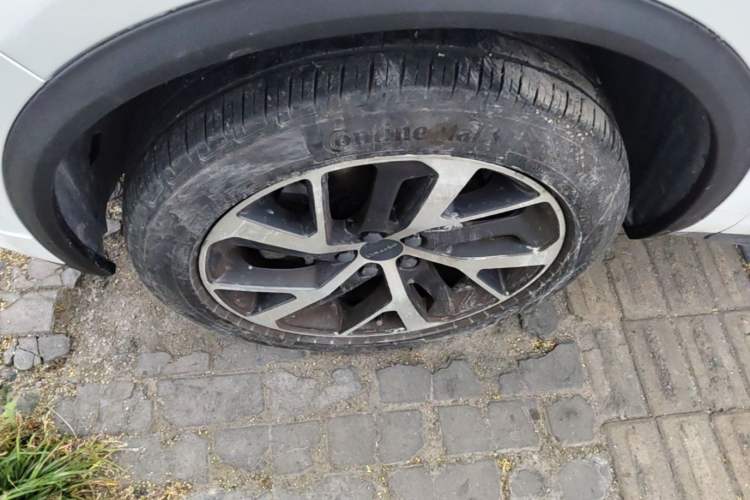 Used Lynk & Co 01 2017 2.0T Four-Wheel Drive Pro Edition Left Front Wheel Hub