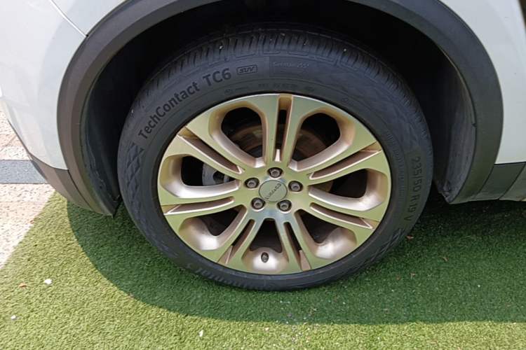 Used Lynk & Co 01 2017 2.0T Two-Wheel Drive Pro Edition Left Front Wheel Hub