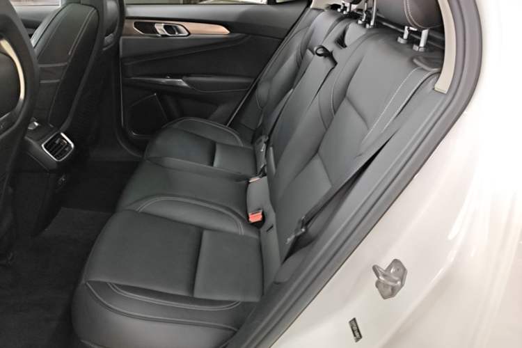Used Lynk & Co 01 2017 2.0T Two-Wheel Drive Pro Edition Left Rear Seat