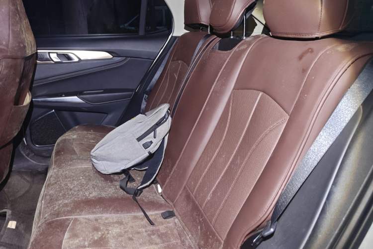 Used Lynk & Co 01 2017 2.0T Two-Wheel Drive Pro Edition Left Rear Seat