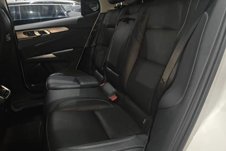 Used Lynk & Co 01 2017 2.0T Two-Wheel Drive Pro Edition Left Rear Seat