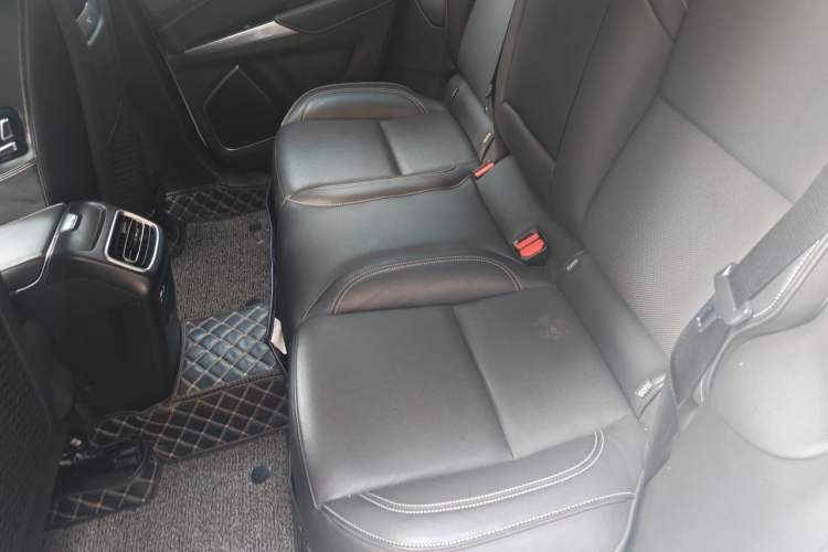 Used Lynk & Co 01 2017 2.0T Two-Wheel Drive Pro Edition Left Rear Seat