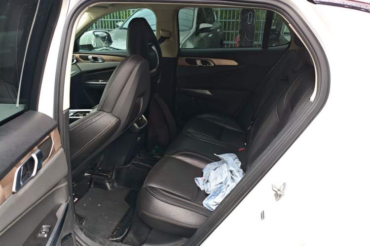 Used Lynk & Co 01 2017 2.0T Two-Wheel Drive Pro Edition Left Rear Seat