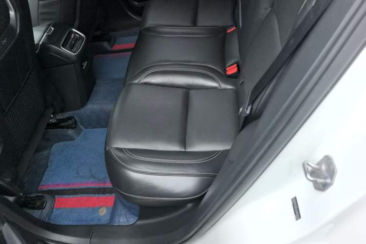 Used Lynk & Co 01 2017 2.0T Two-Wheel Drive Pro Edition Left Rear Seat