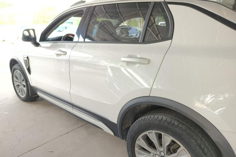 Used Lynk & Co 01 2017 2.0T Two-Wheel-Drive Version Left Side