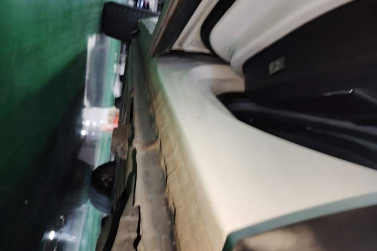 Used Lynk & Co 01 2017 2.0T Two-Wheel-Drive Version Left Side Sill