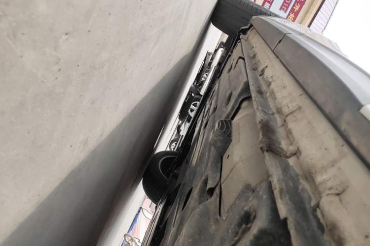 Used Lynk & Co 01 2017 2.0T Two-Wheel-Drive Version Left Side Sill