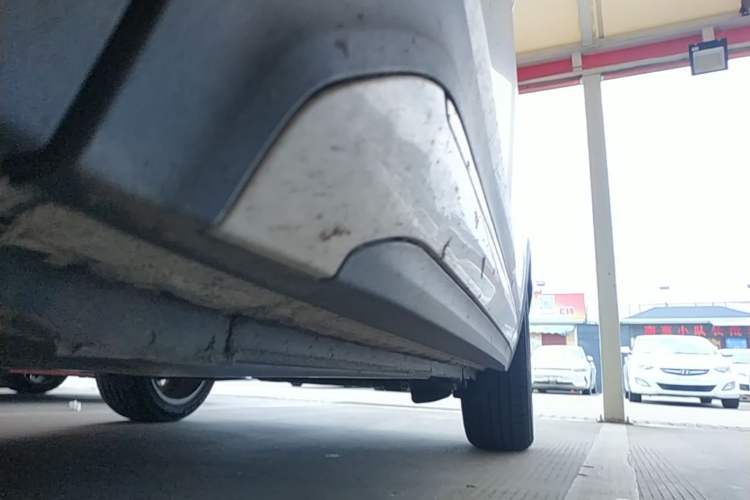 Used Lynk & Co 01 2017 2.0T Two-Wheel Drive Pro Edition Left Side Sill