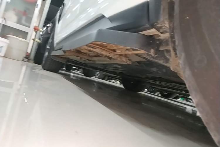 Used Lynk & Co 01 2017 2.0T Four-Wheel Drive Pro Edition Left Side Sill