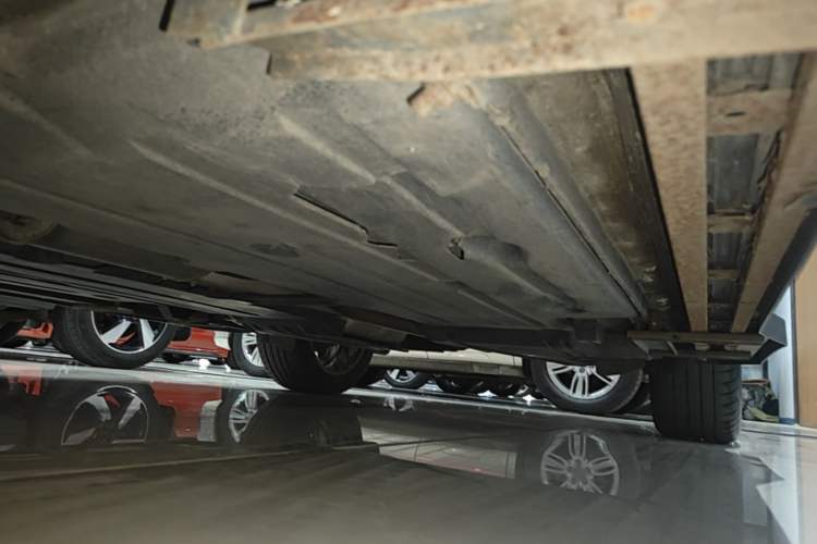 Used Lynk & Co 01 2017 2.0T Two-Wheel Drive Pro Edition Left Side Sill