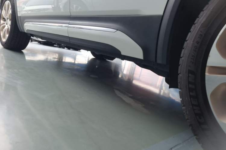 Used Lynk & Co 01 2017 2.0T Two-Wheel Drive Pro Edition Left Side Sill
