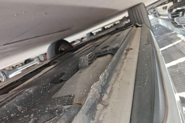 Used Lynk & Co 01 2017 2.0T Two-Wheel Drive Pro Edition Left Side Sill
