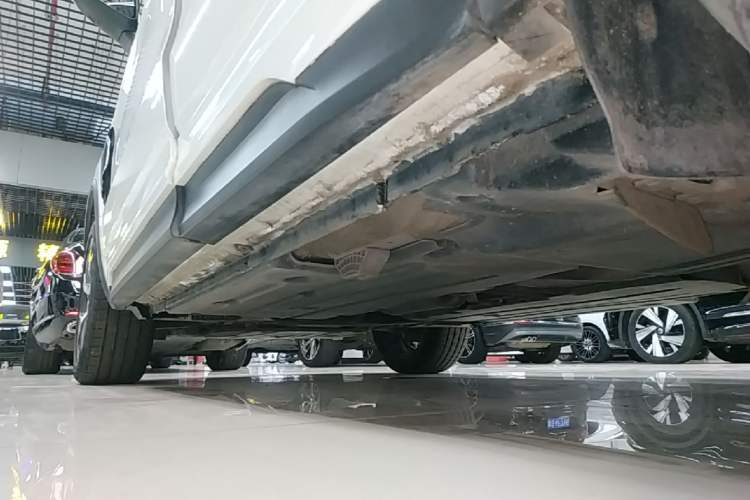 Used Lynk & Co 01 2017 2.0T Four-Wheel Drive Pro Edition Left Side Sill