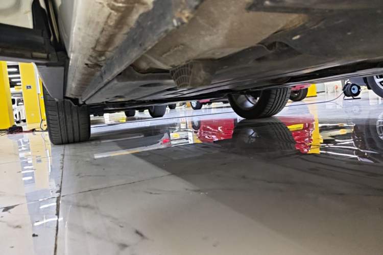 Used Lynk & Co 01 2017 2.0T Two-Wheel Drive Pro Edition Left Side Sill