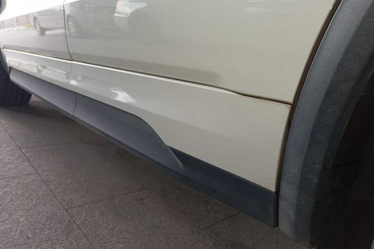Used Lynk & Co 01 2017 2.0T Four-Wheel Drive Pro Edition Left Side Sill