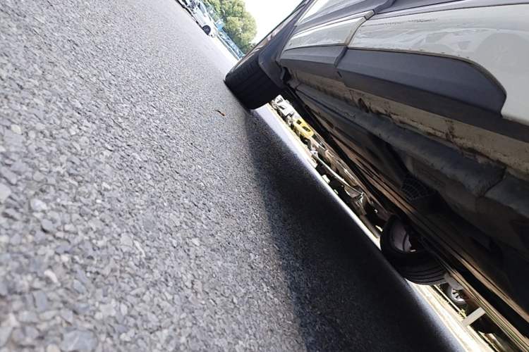 Used Lynk & Co 01 2017 2.0T Two-Wheel Drive Pro Edition Left Side Sill